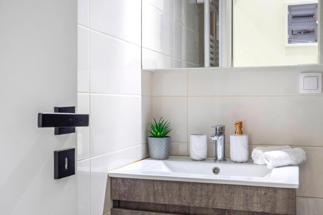 Central 2Br Apartment In The Heart Of Ateny Zewnętrze zdjęcie